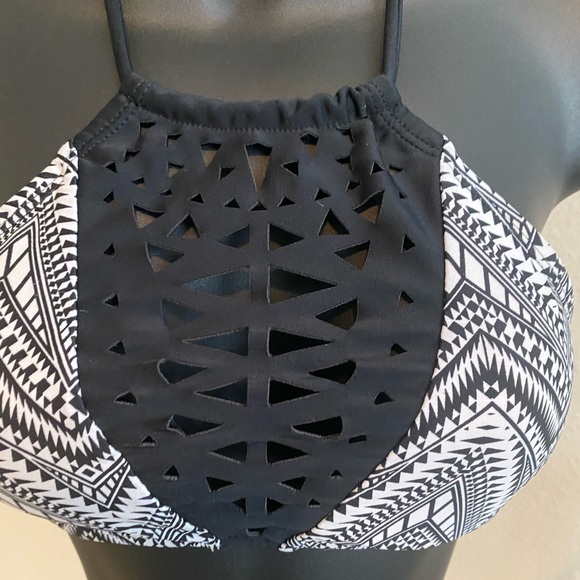 SWIMSUIT TOP - Picture 2 of 7